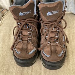 DENALI. Boots Size. 8,5