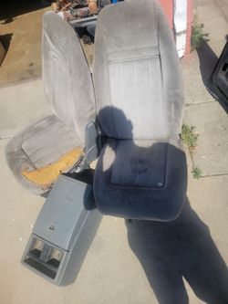 K5 blazer front seats and center console