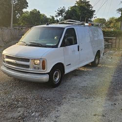 2001 Chevy Express 2500 Cargo Van 