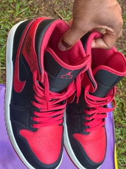 Jordan’s 1z is size 10