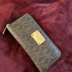 MK wallet 