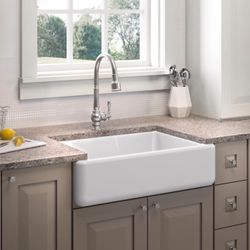 KOHLER Whitehaven Farmhouse Apron Front 32.68-in x 21.56-in White Cast Iron Single Bowl Kitchen Sink