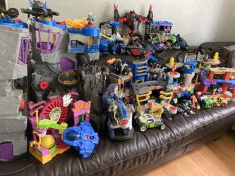 LOT of Fisher Price Imaginext DC Batman Super Friends Play Sets Toys
