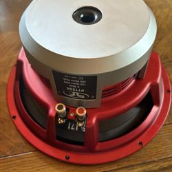 1 Subwoofer  12 Inch 