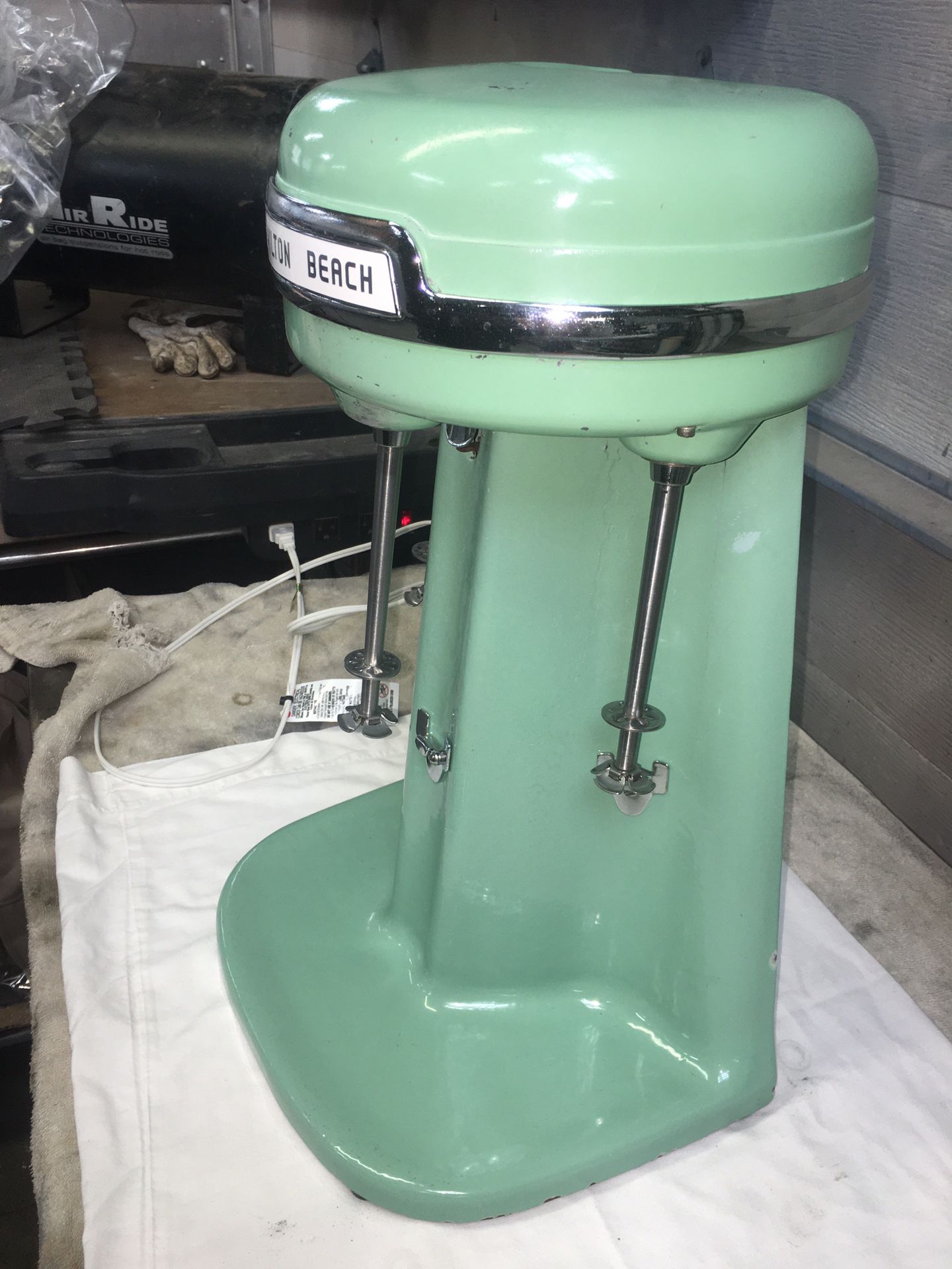 Hamilton Beach Professional Mixer Juicer Grinder Model 58770 for Sale in  Lake Stevens, WA - OfferUp