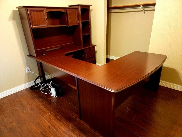 RealSpace Broadstreet U Shaped Cherry Executive Office Desk and