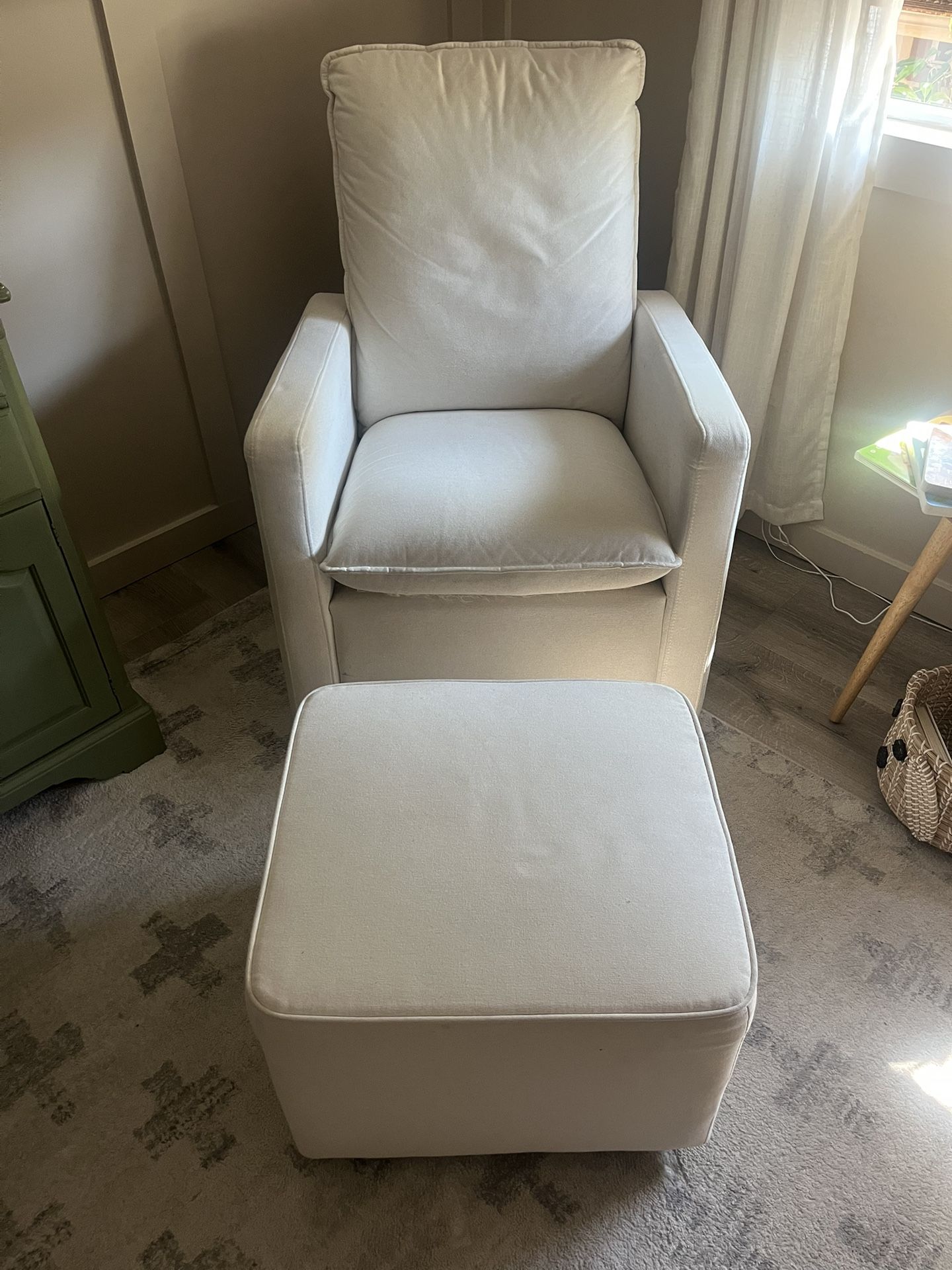 Babyletto Cali Pillowback Glider With Ottoman