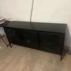 Entertainment center