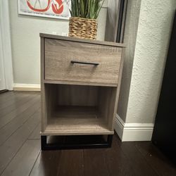 Nightstand 