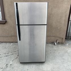 Kenmore Refrigerator Stainless Steel 18cu Ft 30x30x66👍👌2 MONTHS WARRANTY 