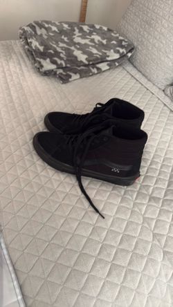 Men’s black old-school high top vans