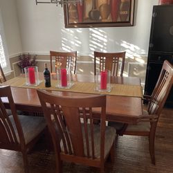 dining Table and 6 Chairs 