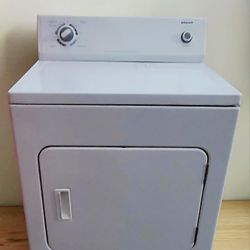 DRYER HEAVY DUTY GAS EXCELLENT CONDITION AND VERY CLEAN 