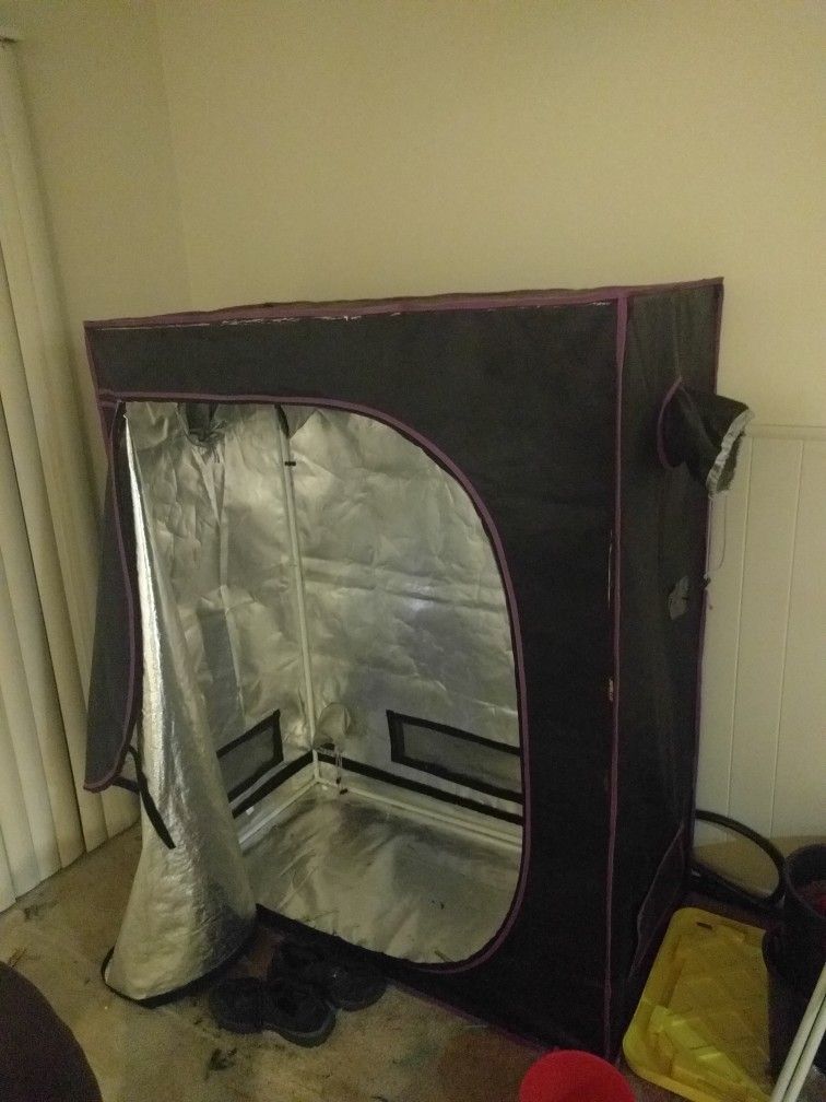 2x4 grow tent great for a closet grow.