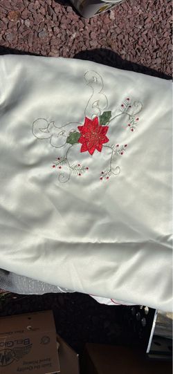 Lot of tablecloths White Satin Christmas Embroidered Pillow Cover