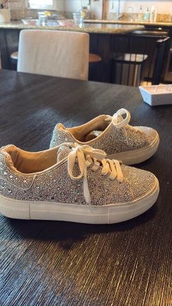 Betsy Johnson Sparkly Sneakers  size 8