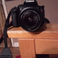 Canon Eos Rebel T5i
