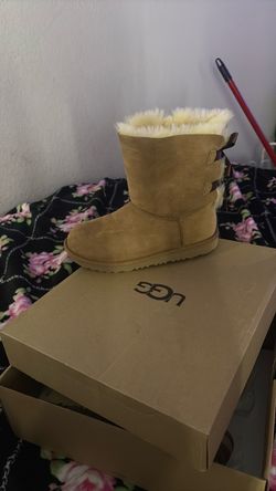 UGG Classic Tan Suede Boots – Size 4 – With Original Box