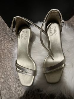 Bonitos Zapatos Color Oro Y Unpar Plata Perfectos Para Fiestas