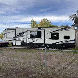 2019 Triton 3561 Toy Hauler 