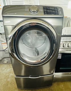 Samsung Front-Load Dryer with Steam
