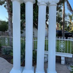 Plastic Columns / Columnas
