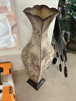 VASE $20