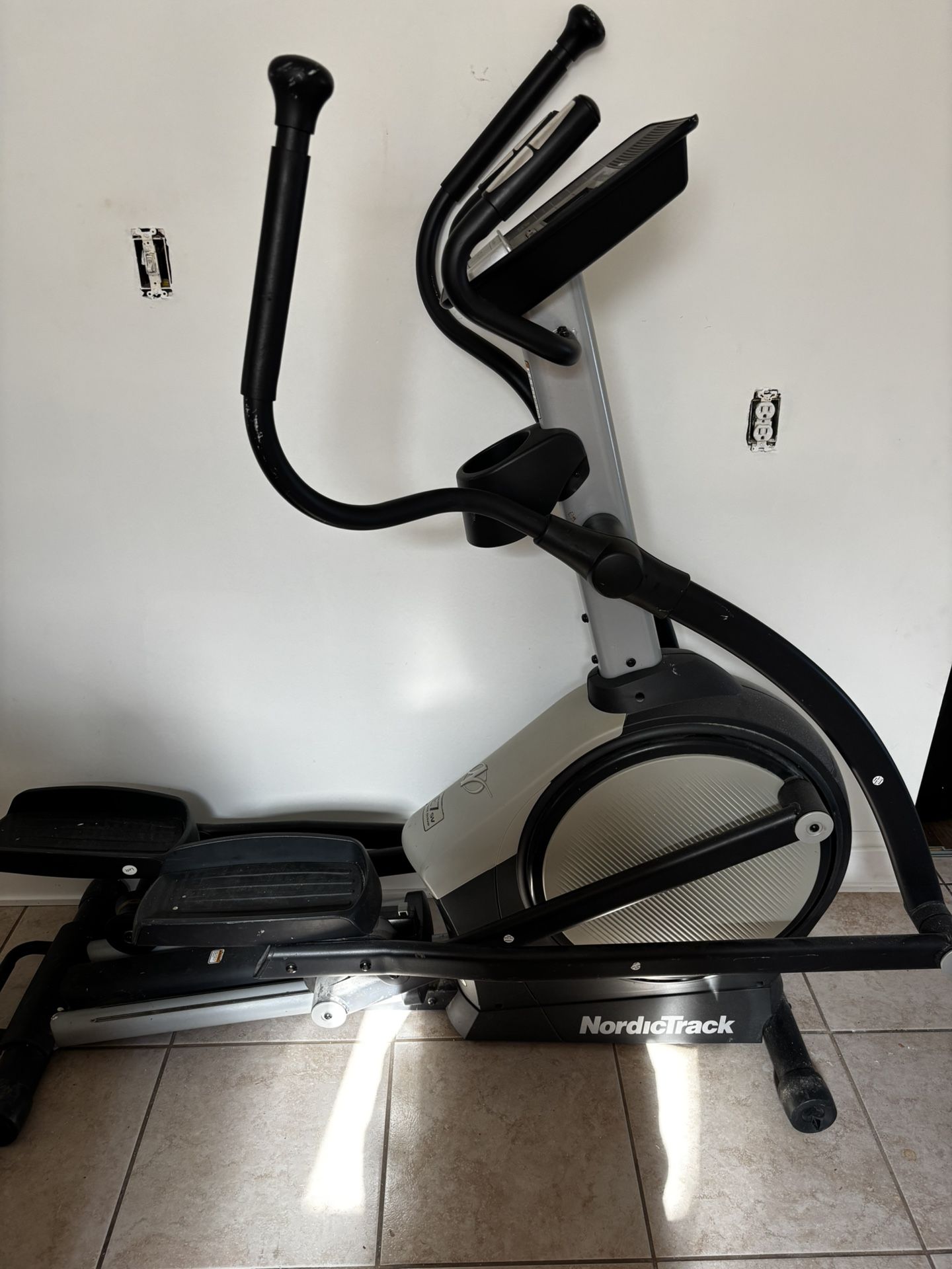 NORDICTRACK E7sv Front Drive Eliptical