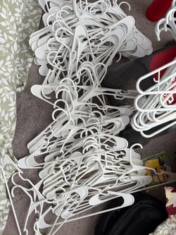 Clothing hangers -111 pieces -20$