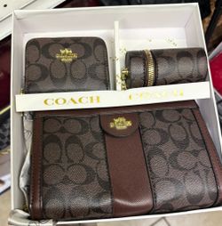 Brown coach set