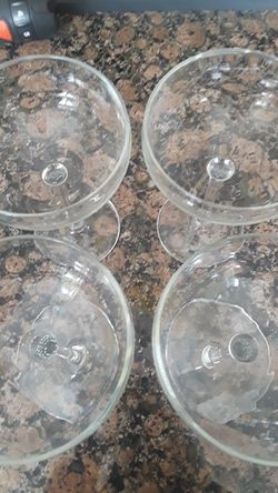 Dessert, cocktail glasses