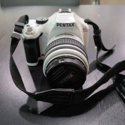 Pentax K-x Body + Lens Kit