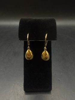 Dangle earrings