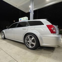 Dodge Magnum rt 