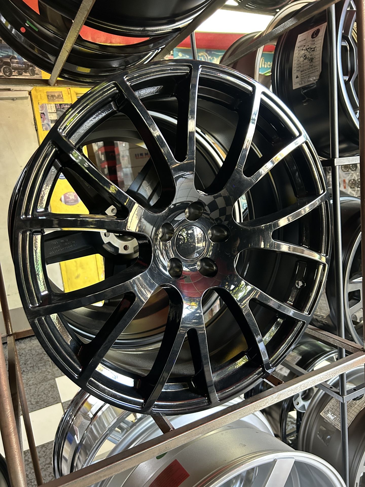 Performance Replicas PR181 Gloss Black - PowerHouse Wheels  Performance Réplicas 161GB
