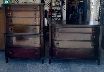 Vintage Solid Wood Set of Dresser and Chest of Drawers! Dresser L46xD22xH38” Chest L36xD22xH55”