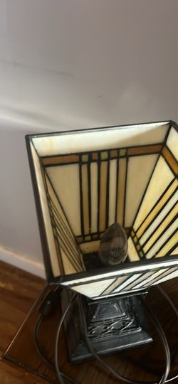Art Deco Style Stained Glass Table Lamp – Geometric Design