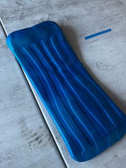 Pool floatation devices (2)