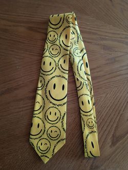 NWOT JESUS Loves You Smiling Faces Neck Tie