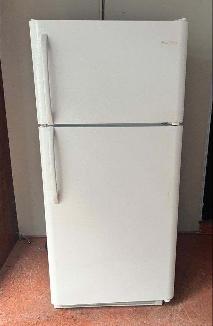 ✨️🚨🔆Frigidaire🔆🚨✨️ White Fridge in Great Condition
