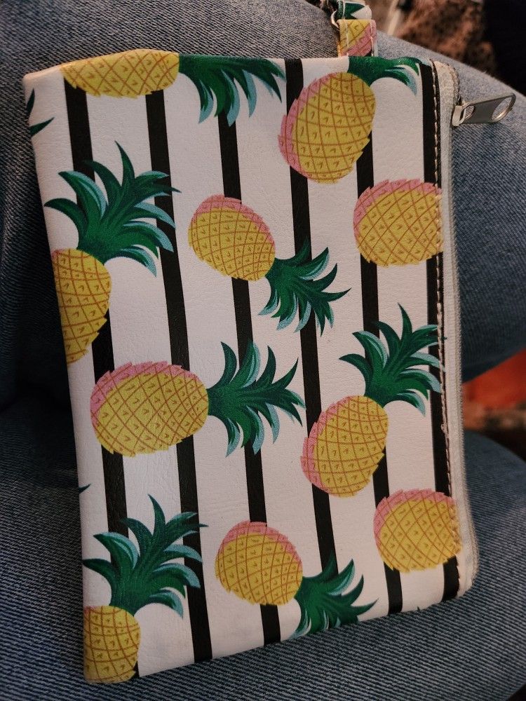 Pineapple Print Wristlet Wallet