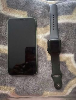 Apple Watch SE and IPHONE 11