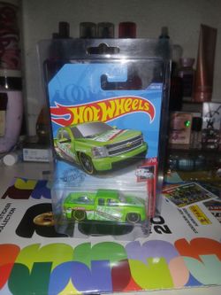 Hotwheels  Chevy Silverado Treasure Hunt