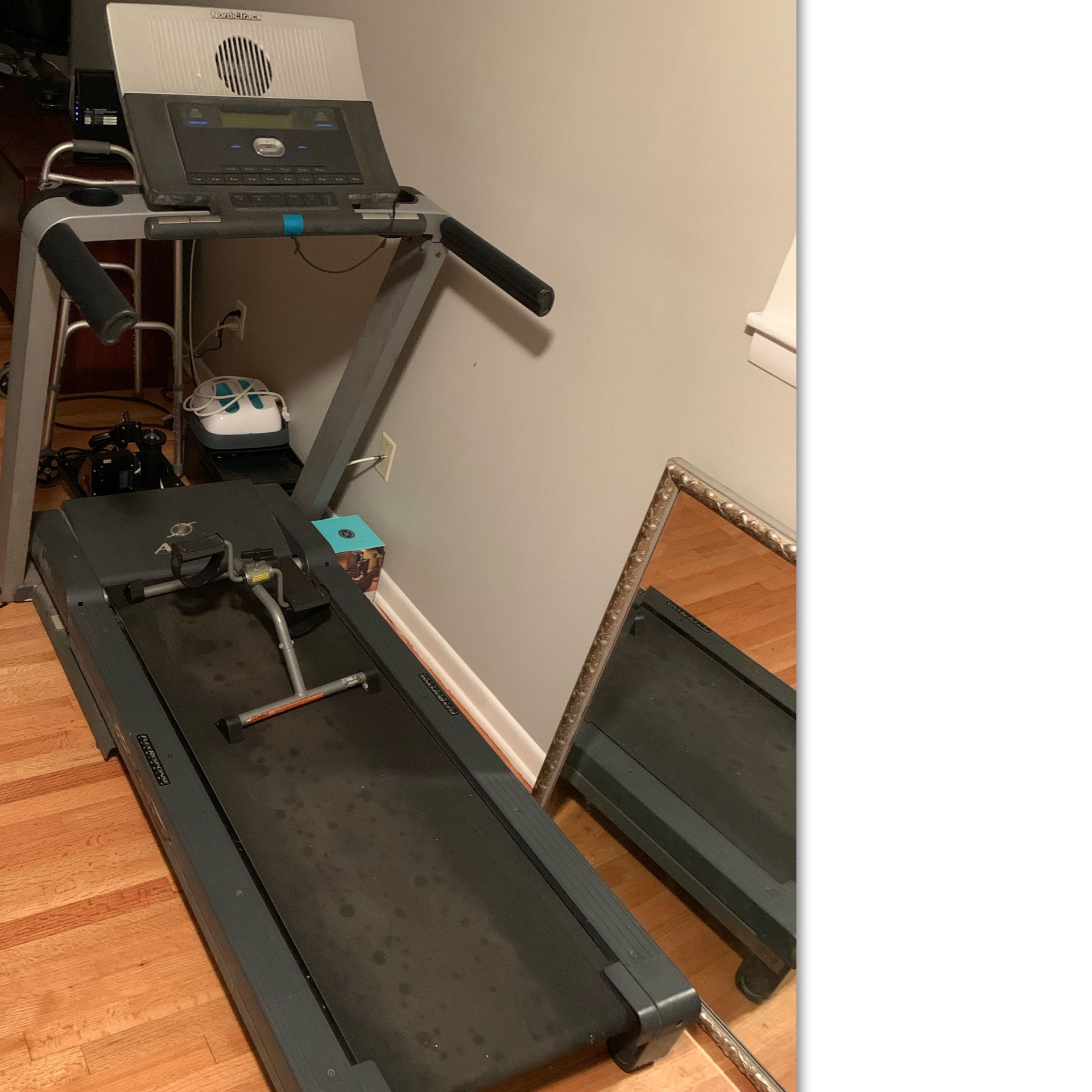 Treadmill with fan (SERIOUS BUYERS ONLY PLEASE)