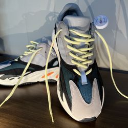 YEEZY BOOST 700 WAVE RUNNER 10.5US B75571