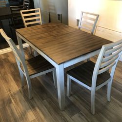 Solid wood kitchen butterfly leaf table w/ chairs