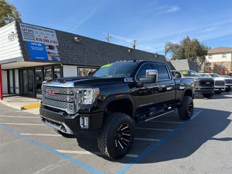 2020 GMC Sierra 2500HD Denali Duramax Diesel 4x4, Loaded, Tv