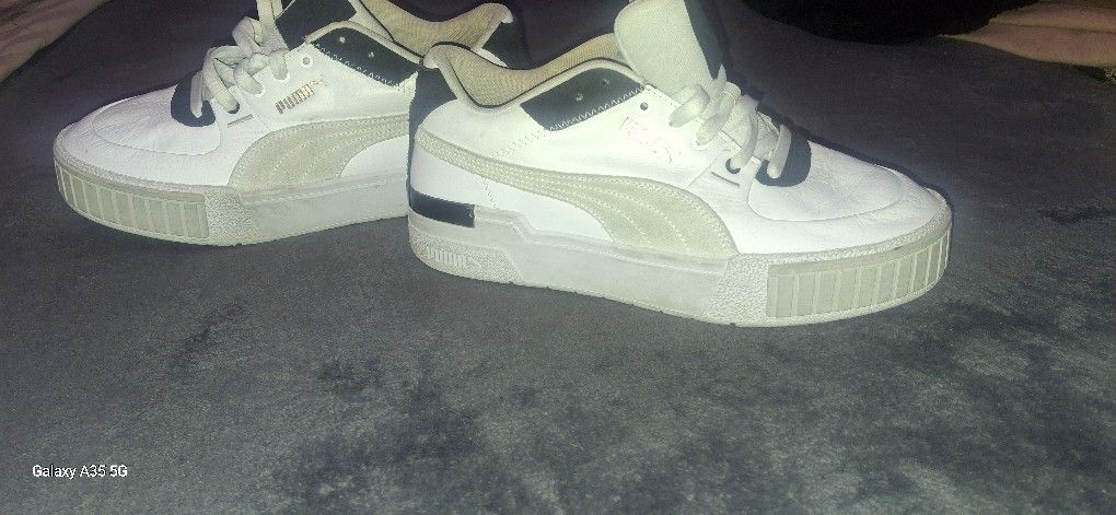 Puma,size 10[womans]