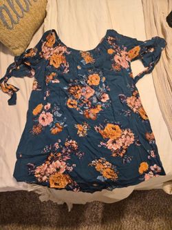 LG off shoulder dress