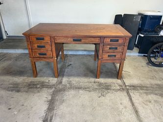 Mission Style Oak Wood Executive  Desk with matching cabinets.